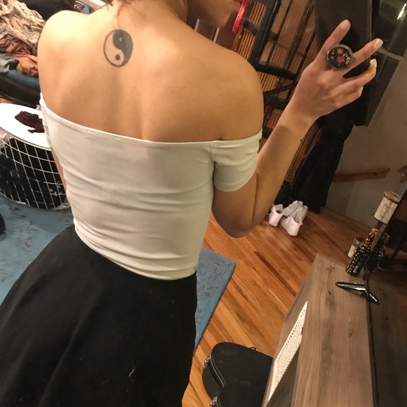 FOREVER 21 OFF THE SHOULDER CREAM BODYSUIT - Picture 4 of 4